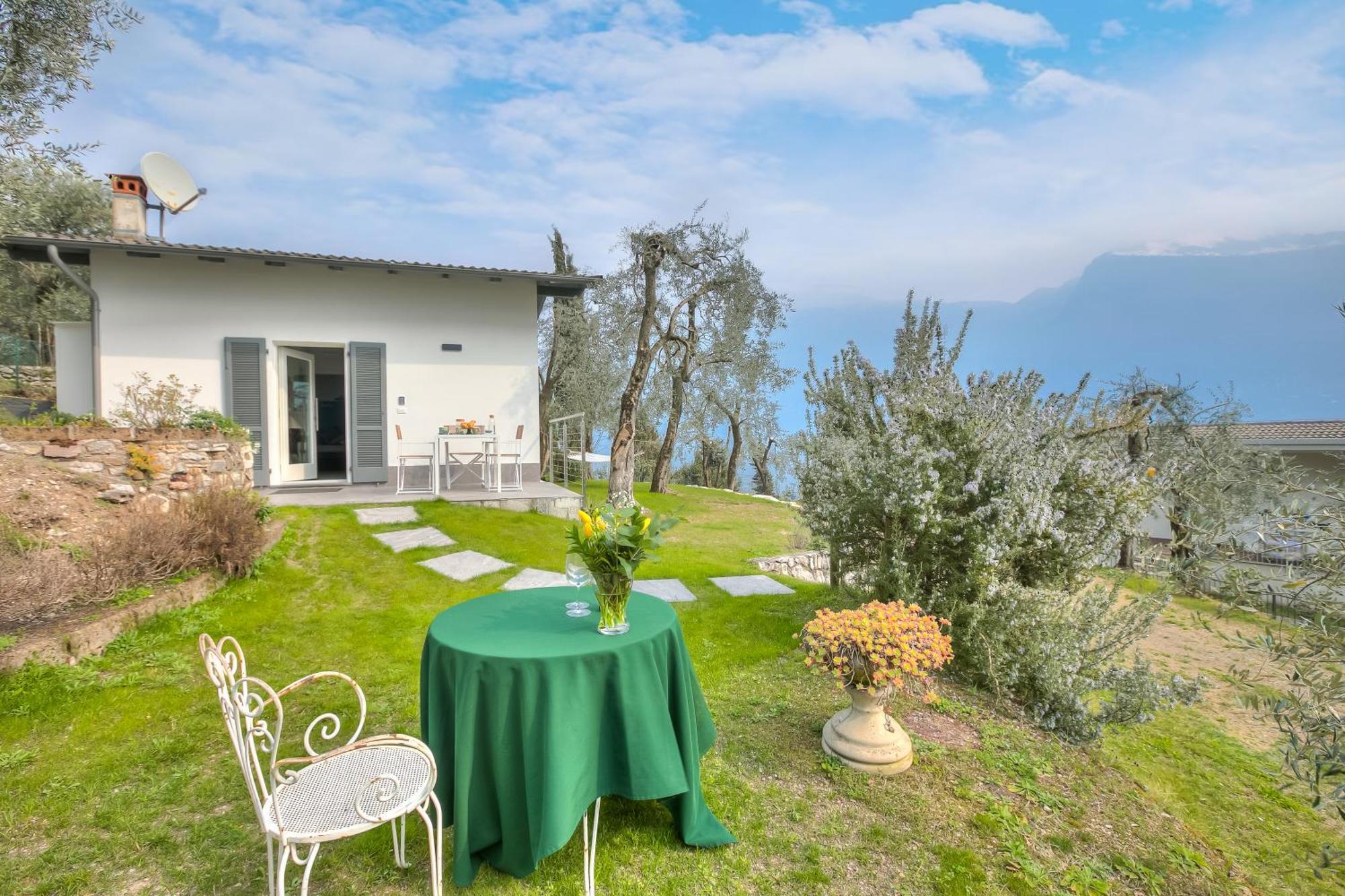 リモーネ・スル・ガルダ Relais Nanzello Garda Living 1 And 2ヴィラ エクステリア 写真